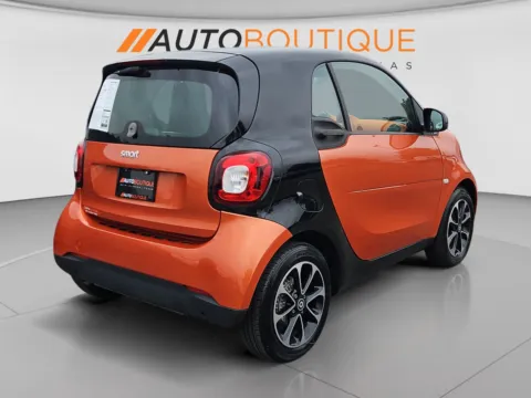 More photos of 2016 smart fortwo Passion at Auto Boutique Ohio, OH