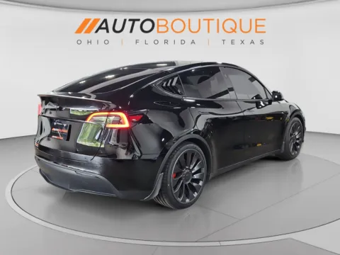 More photos of 2023 Tesla Model Y Performance at Auto Boutique Ohio, OH