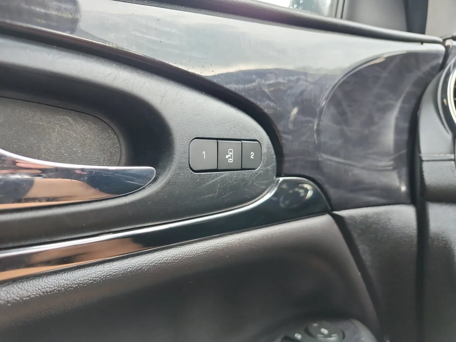 Buick Enclave photo 17