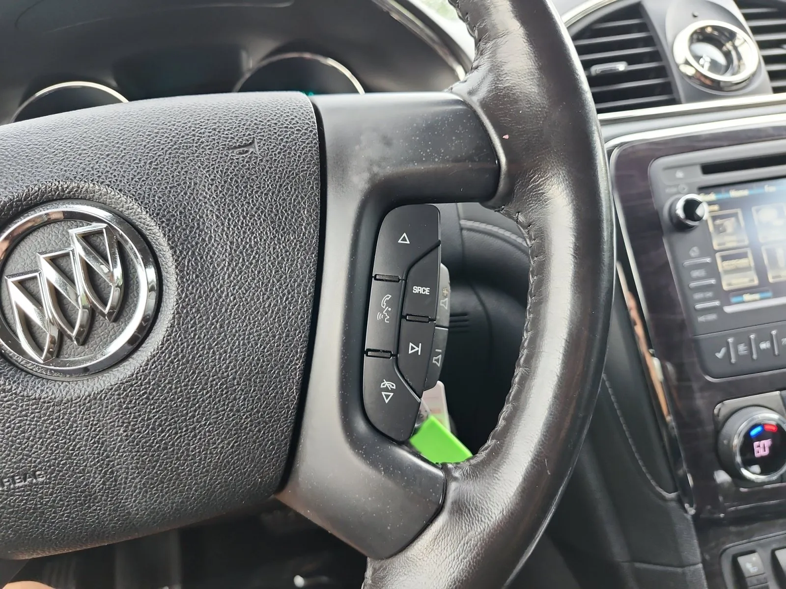 Buick Enclave photo 26