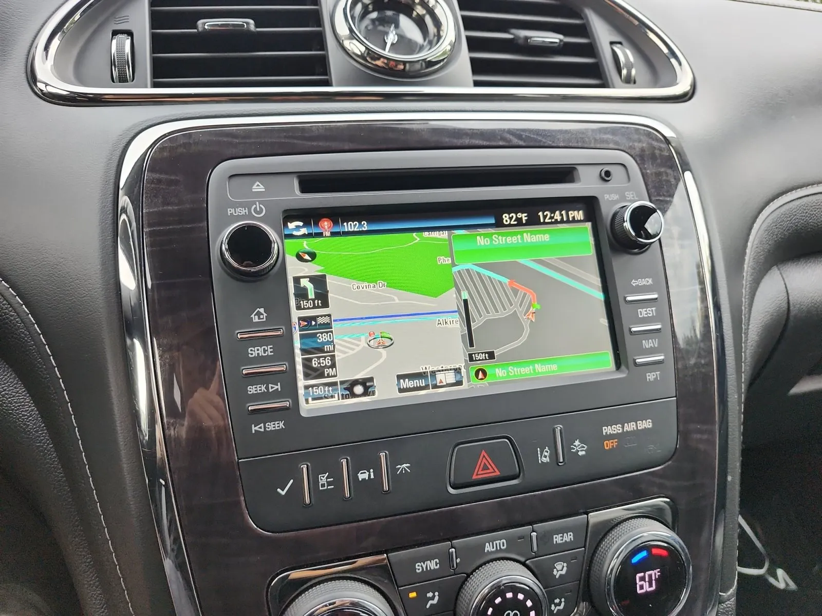Buick Enclave photo 20