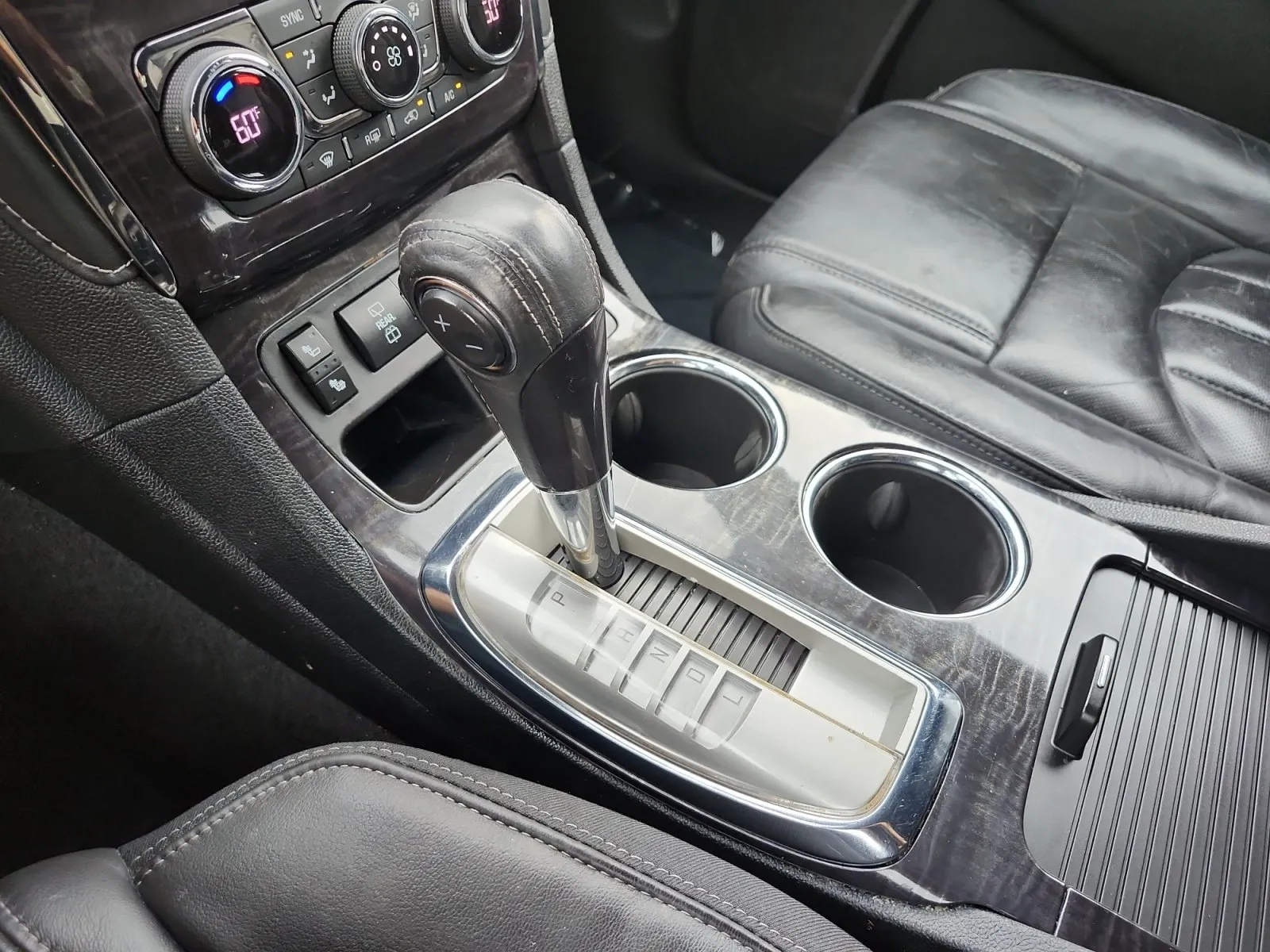 Buick Enclave photo 24