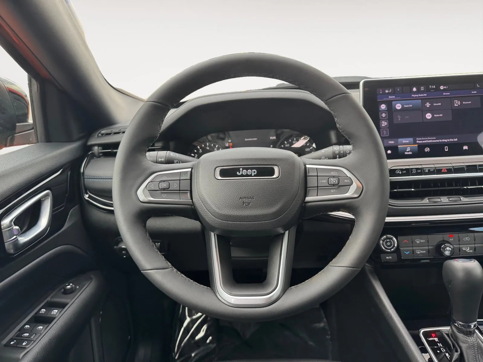 Jeep Compass photo 12