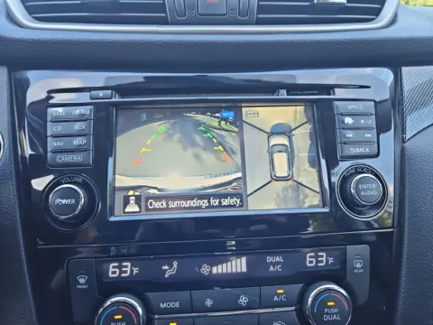 More photos of 2015 Nissan Rogue SL at Auto Boutique Ohio, OH