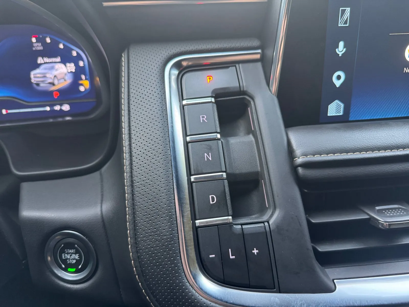 Chevrolet Suburban photo 22