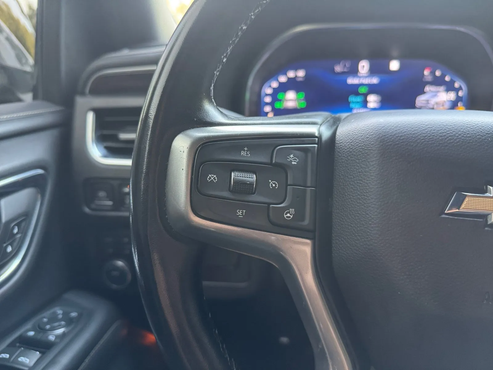 Chevrolet Suburban photo 26