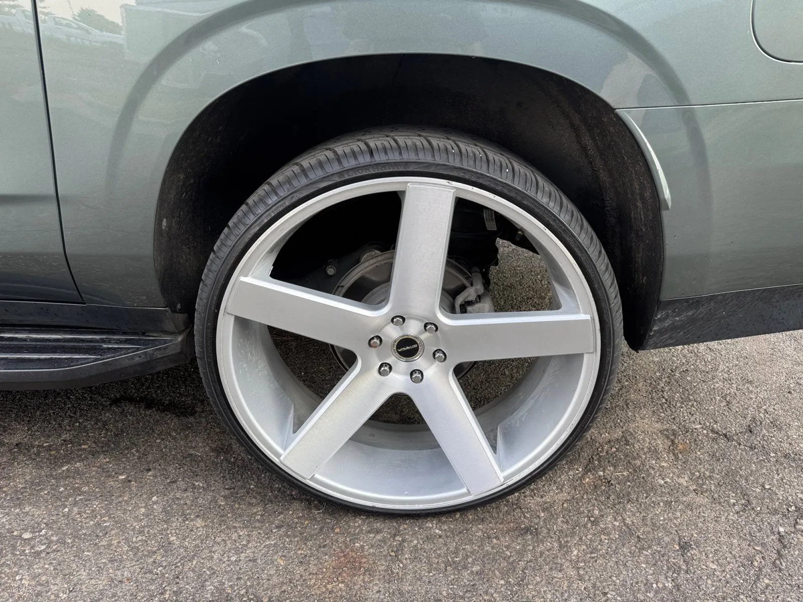 Chevrolet Suburban photo 16