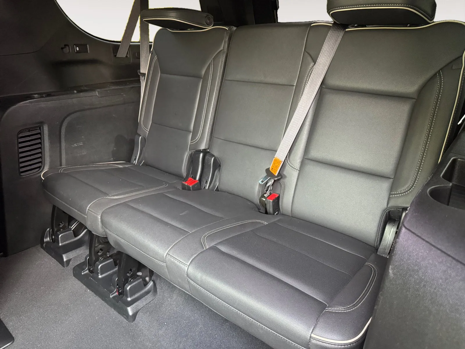 Chevrolet Suburban photo 15