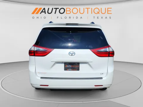 More photos of 2020 Toyota Sienna LE at Auto Boutique Ohio, OH