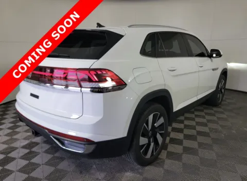 More photos of 2024 Volkswagen Atlas Cross Sport 2.0T SE w/Technology at Auto Boutique Ohio, OH