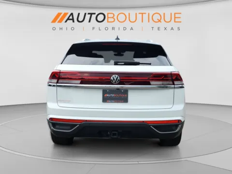More photos of 2024 Volkswagen Atlas Cross Sport 2.0T SE w/Technology at Auto Boutique Ohio, OH