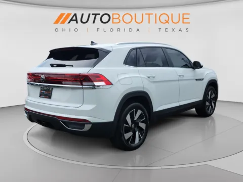More photos of 2024 Volkswagen Atlas Cross Sport 2.0T SE w/Technology at Auto Boutique Ohio, OH
