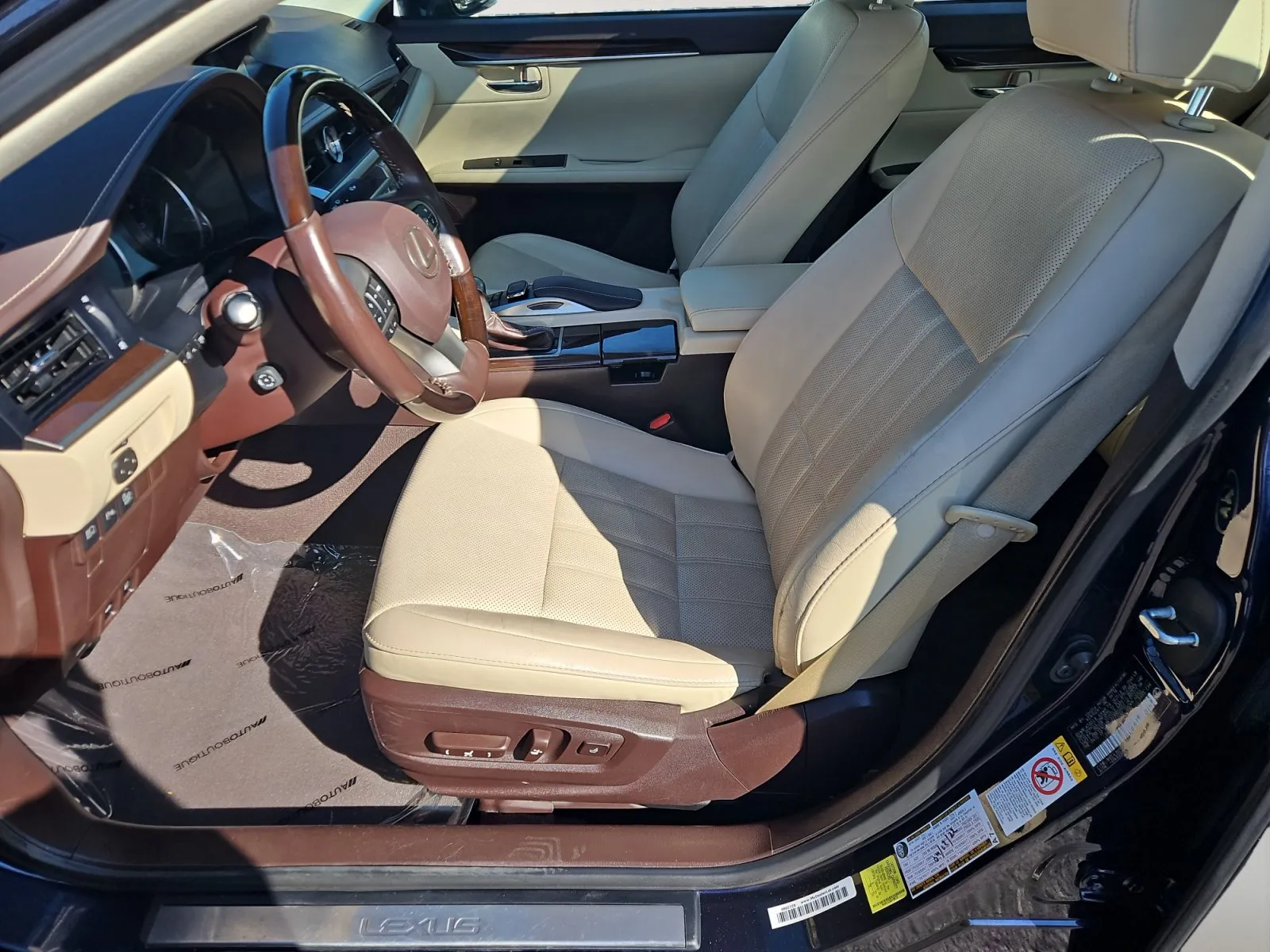 Lexus ES photo 9