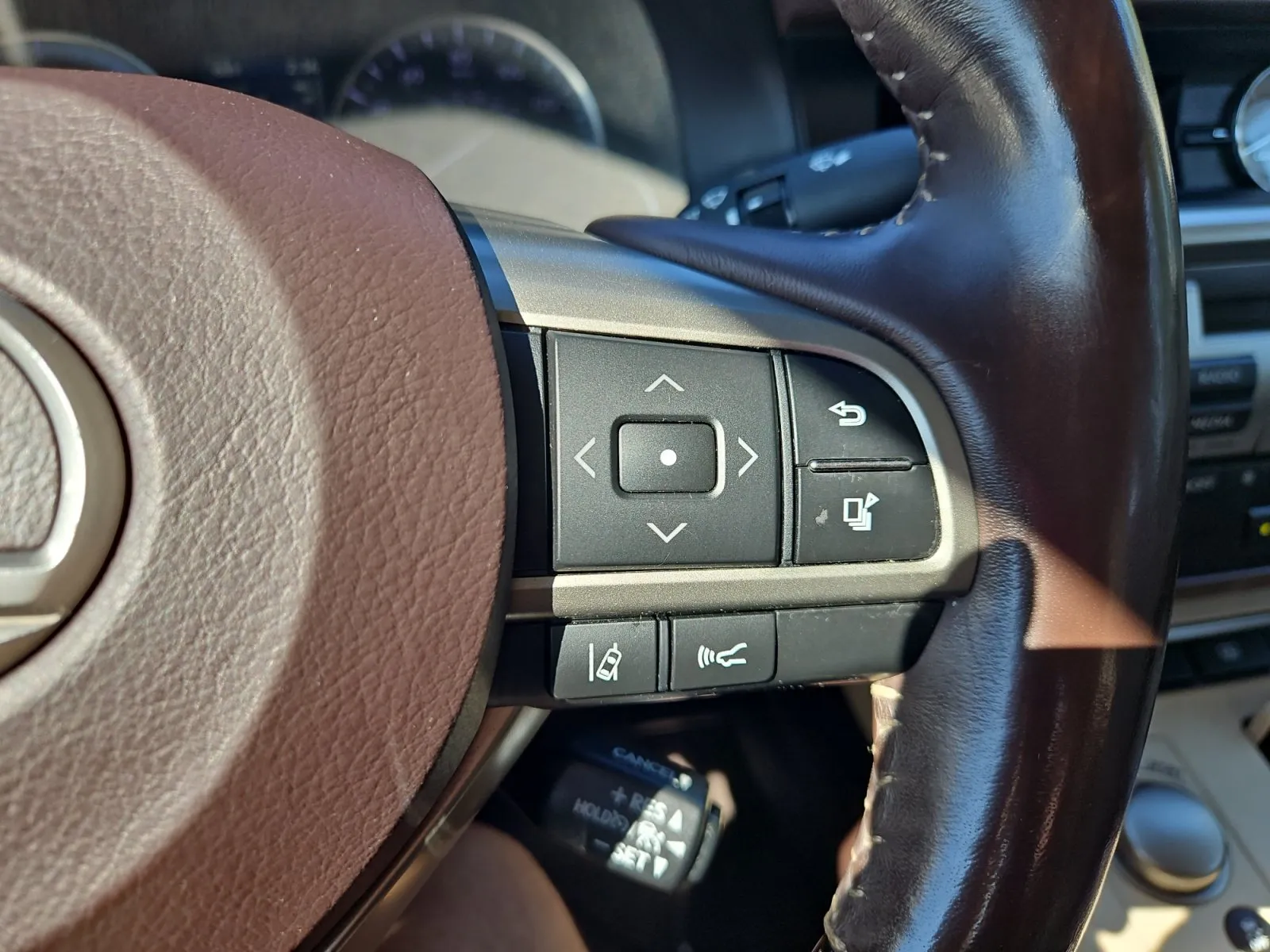 Lexus ES photo 28