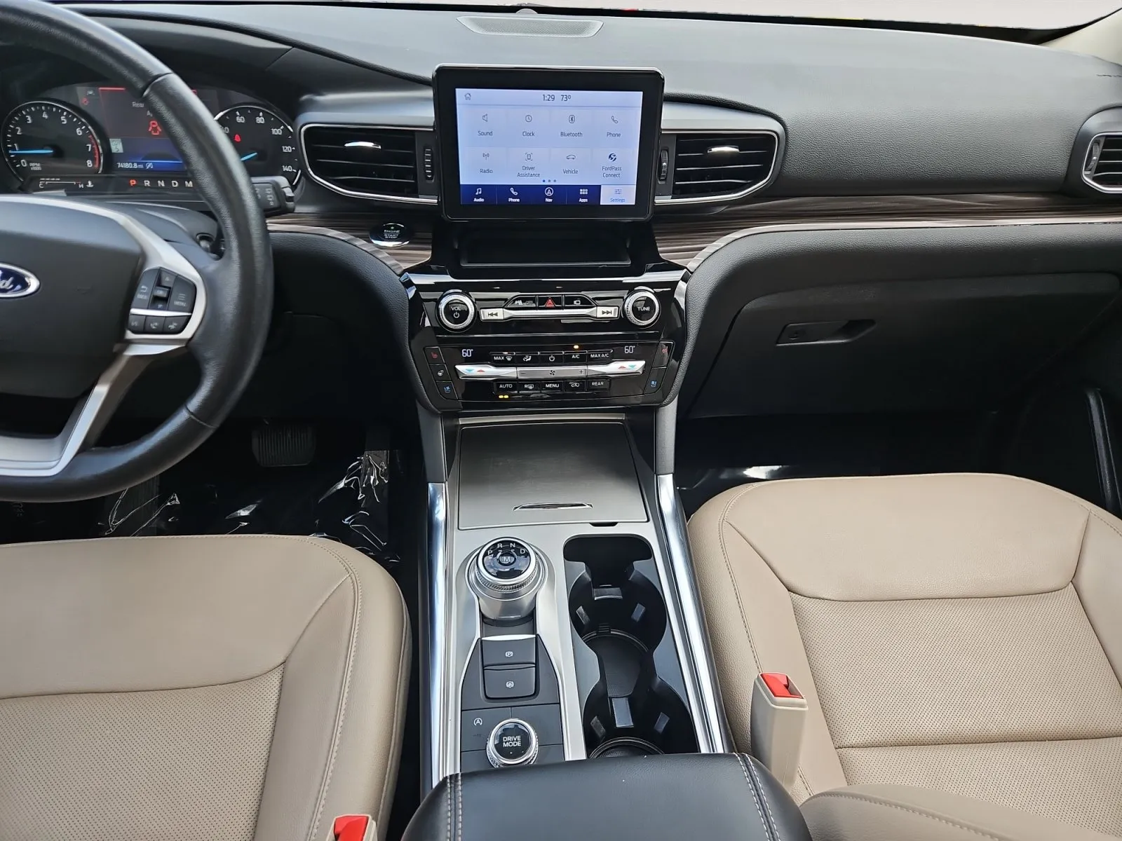 Ford Explorer photo 11