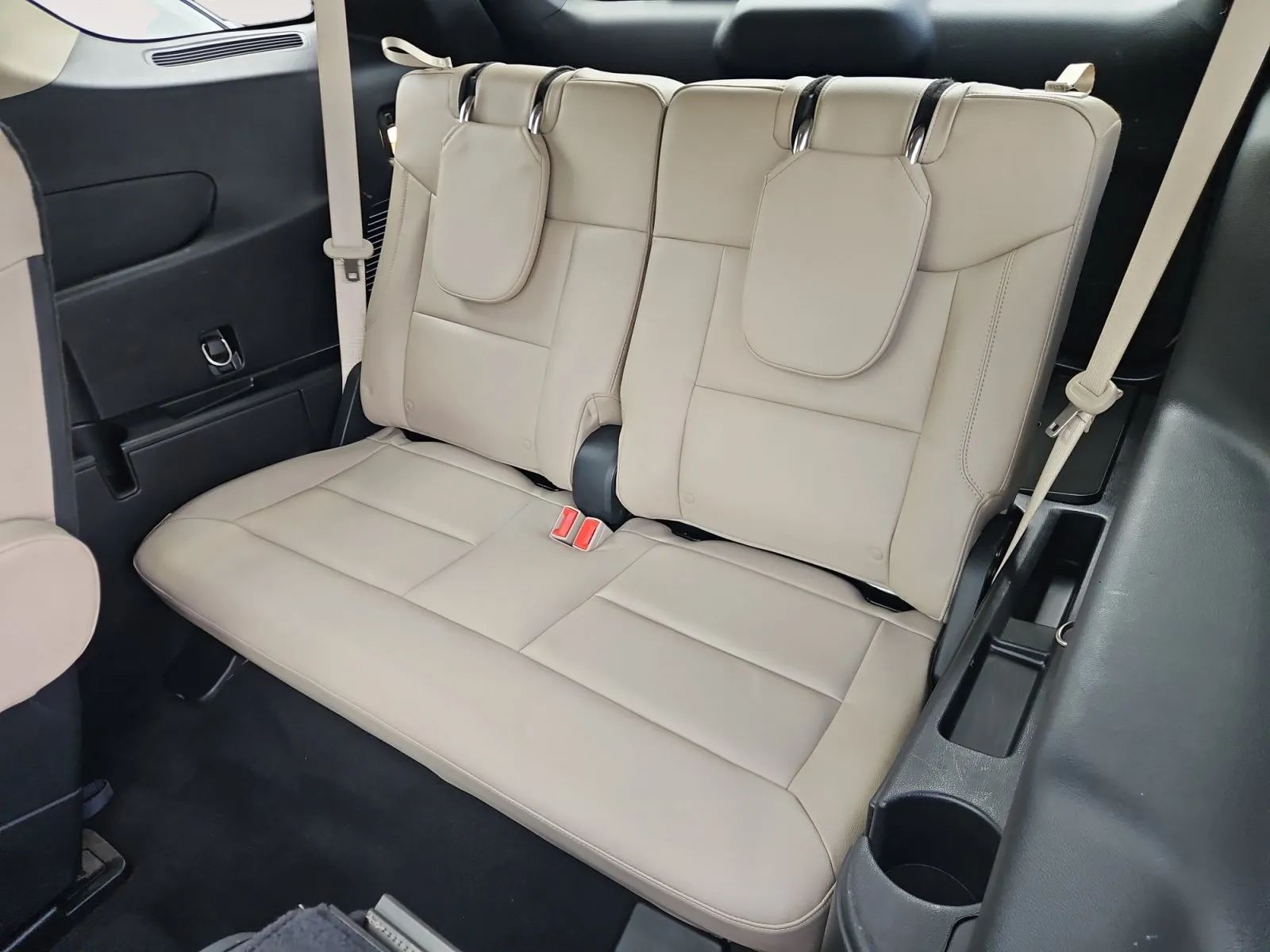 Ford Explorer photo 15