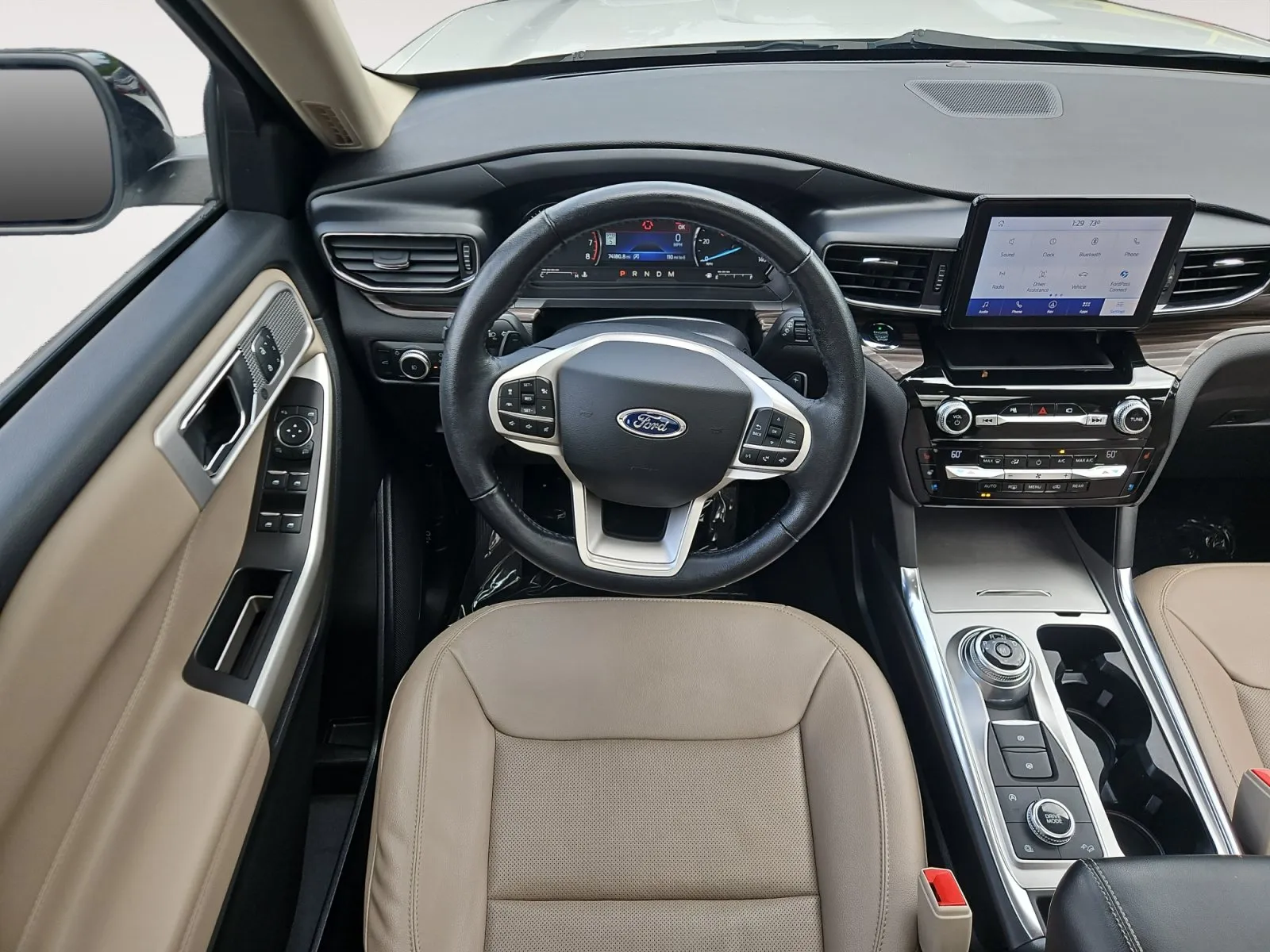 Ford Explorer photo 10