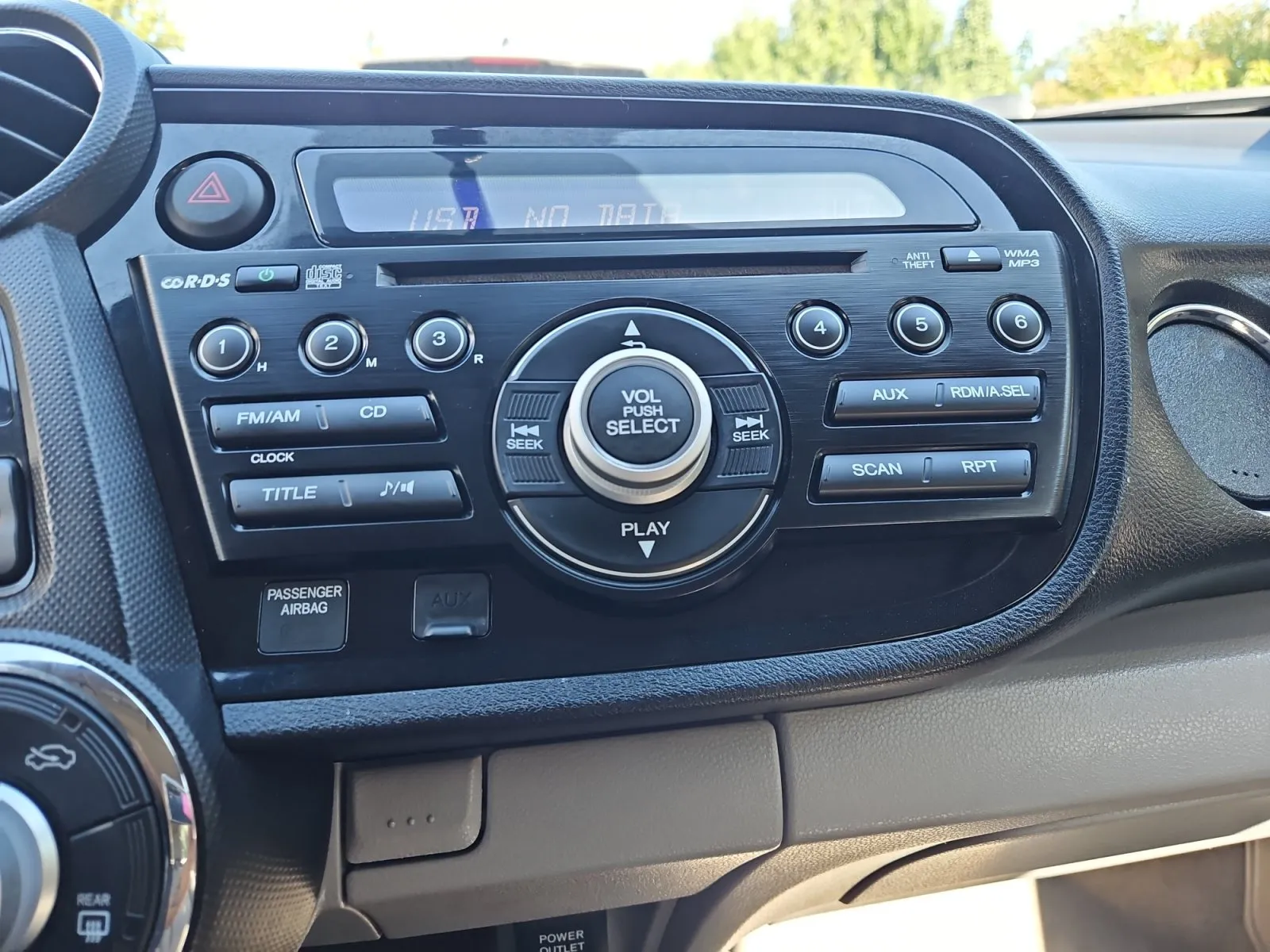 Honda Insight photo 17