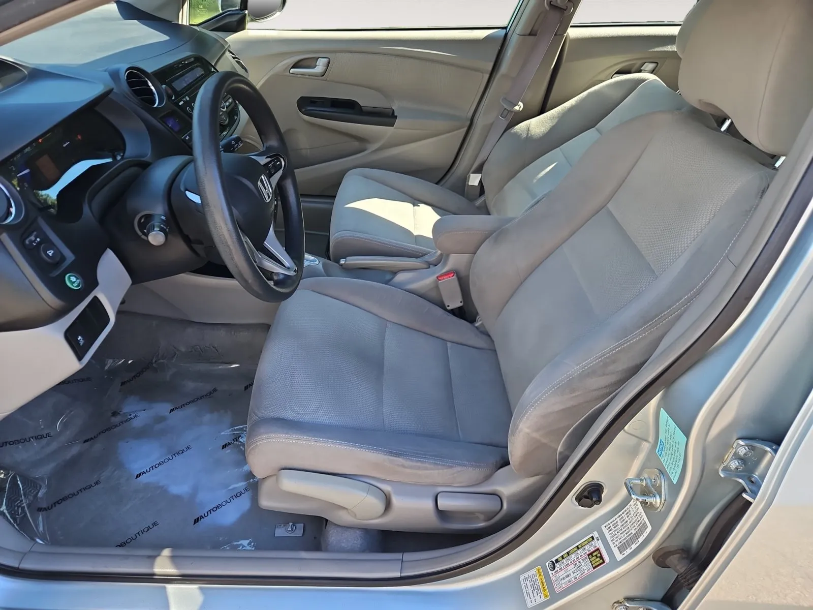 Honda Insight photo 9