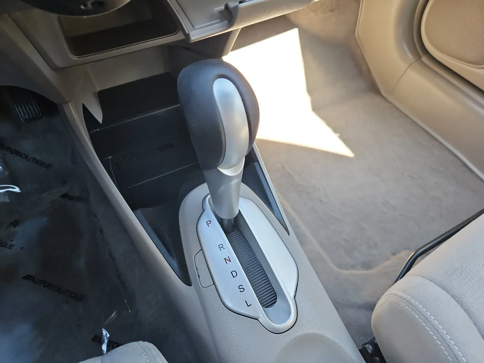 Honda Insight photo 20