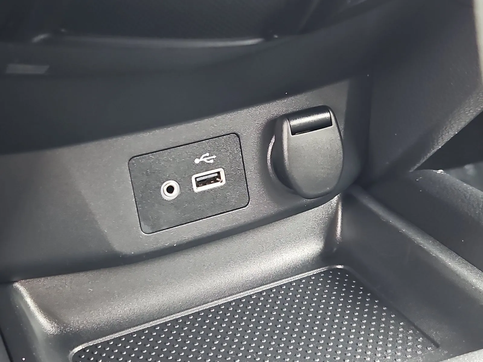 Nissan Rogue photo 20