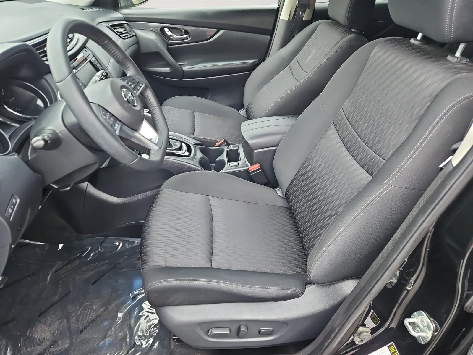 Nissan Rogue photo 9