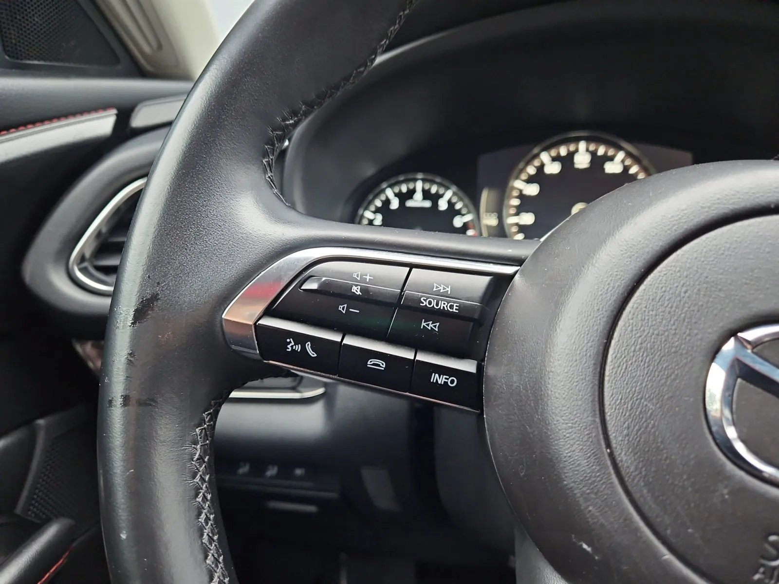 Mazda CX-30 photo 25