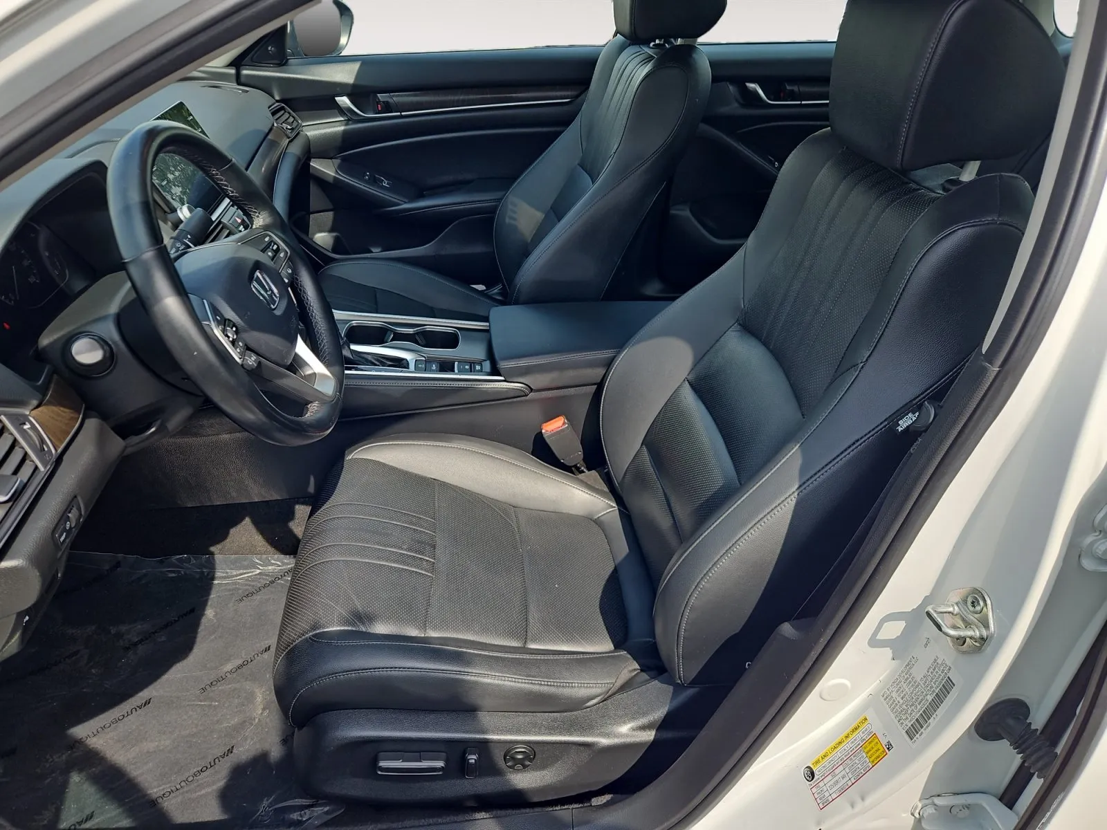 Honda Accord photo 8