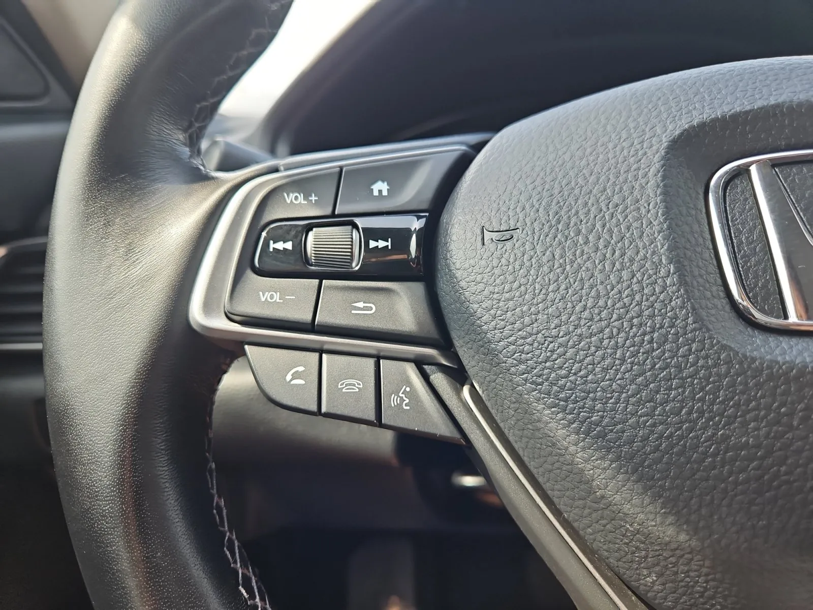 Honda Accord photo 25