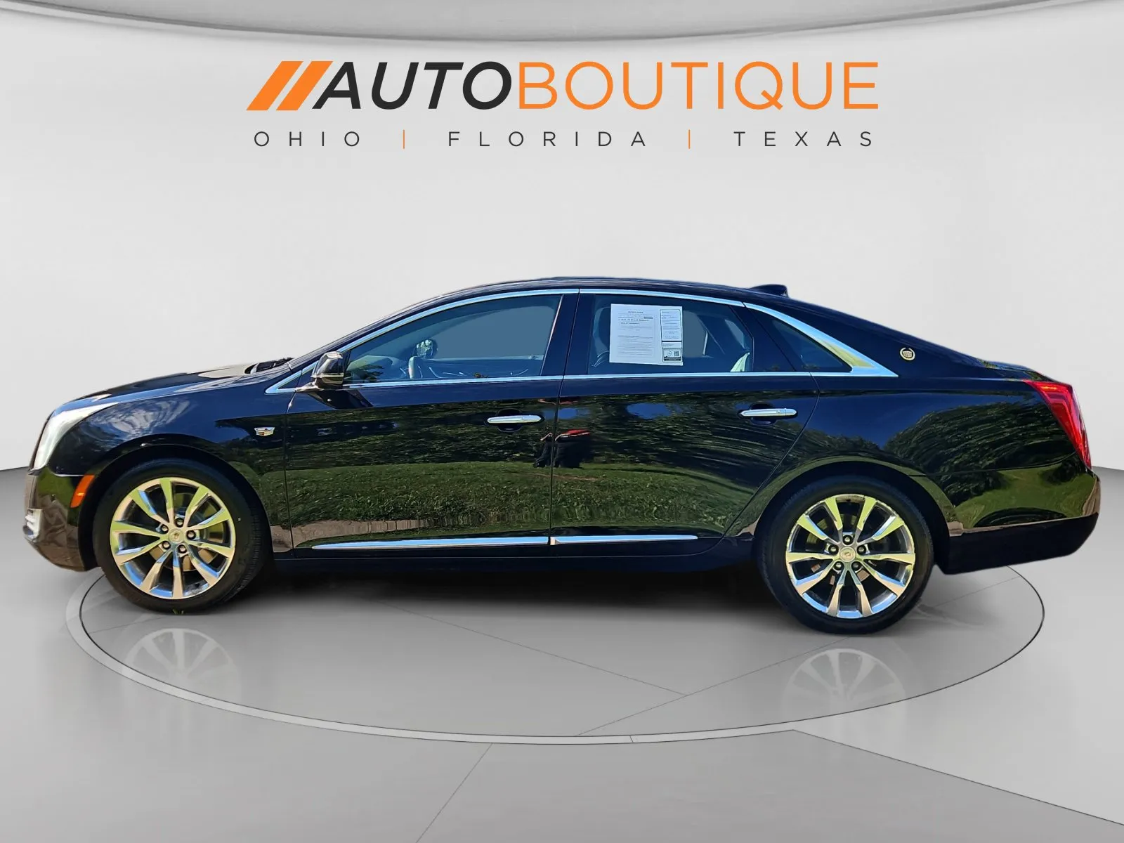Cadillac XTS photo 2