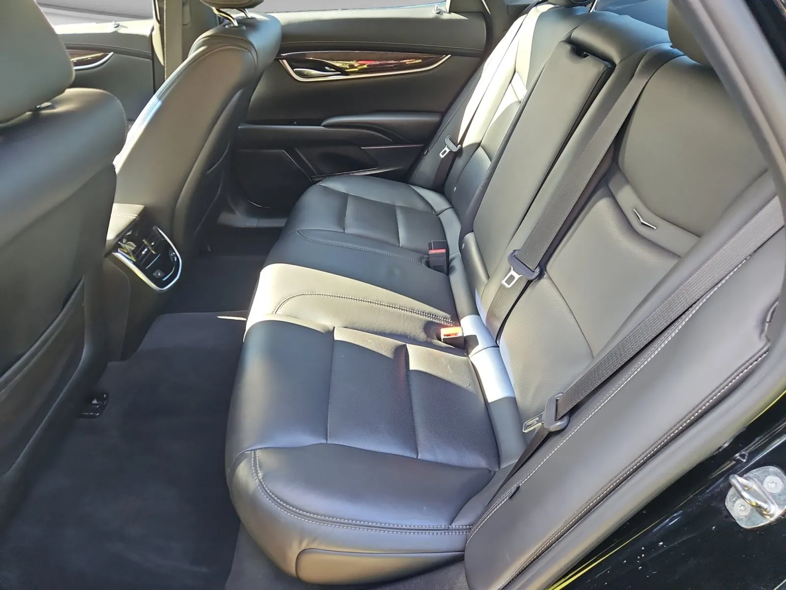 Cadillac XTS photo 14