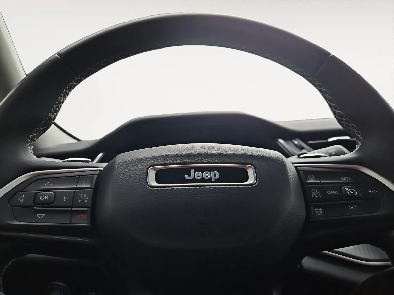 Jeep Grand Cherokee photo 10