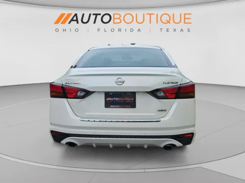 More photos of 2019 Nissan Altima 2.5 Platinum at Auto Boutique Ohio, OH