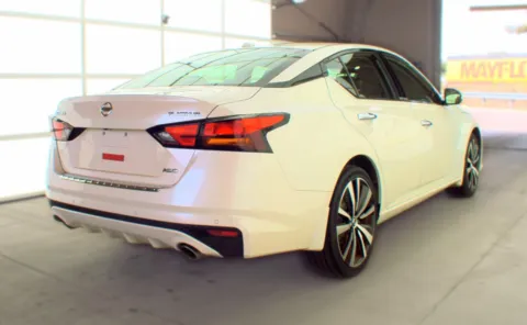 More photos of 2019 Nissan Altima 2.5 Platinum at Auto Boutique Ohio, OH