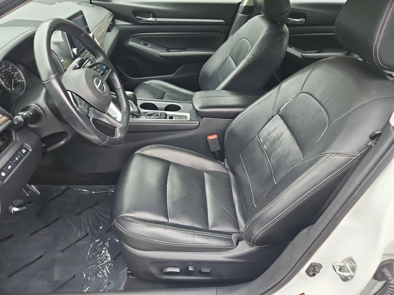 Nissan Altima photo 9
