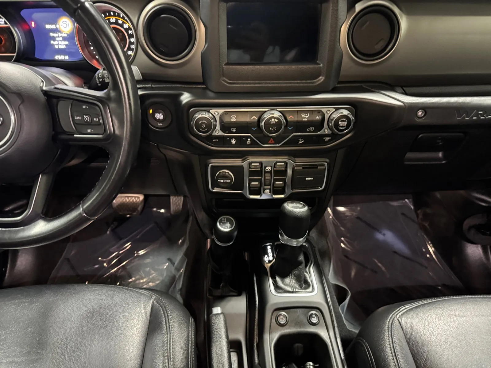 Jeep Wrangler photo 16