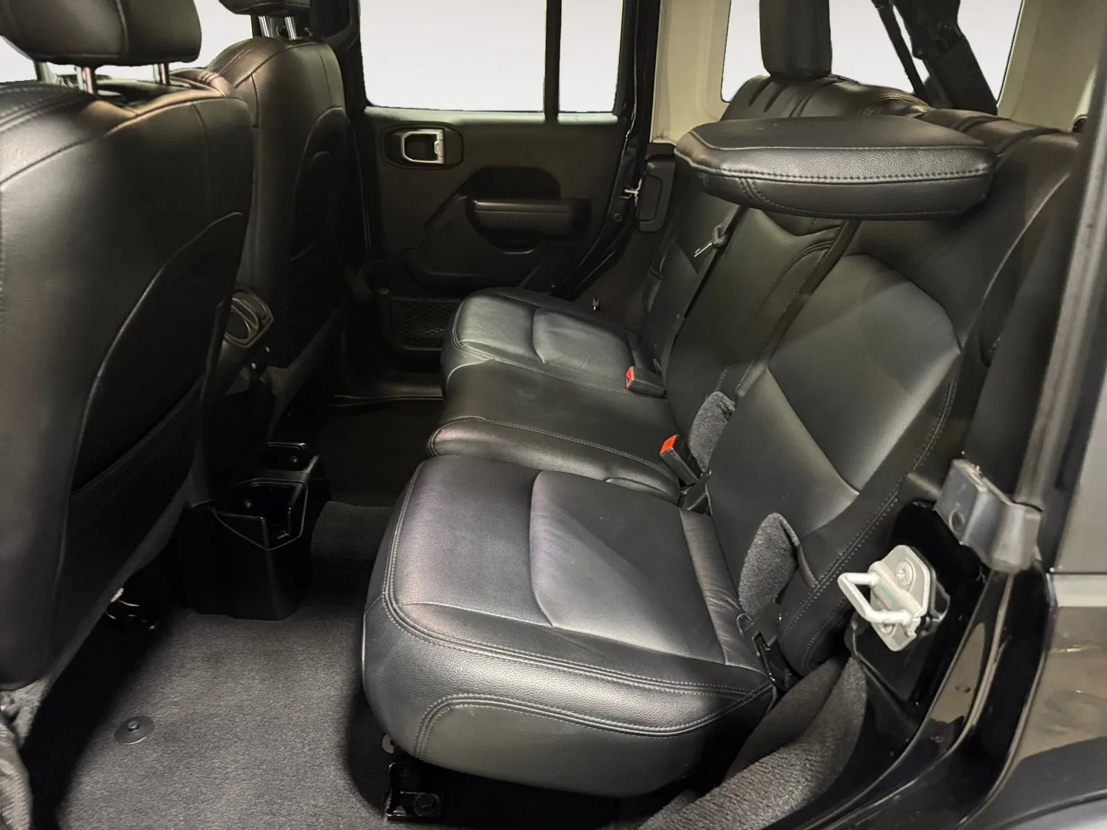 Jeep Wrangler photo 18