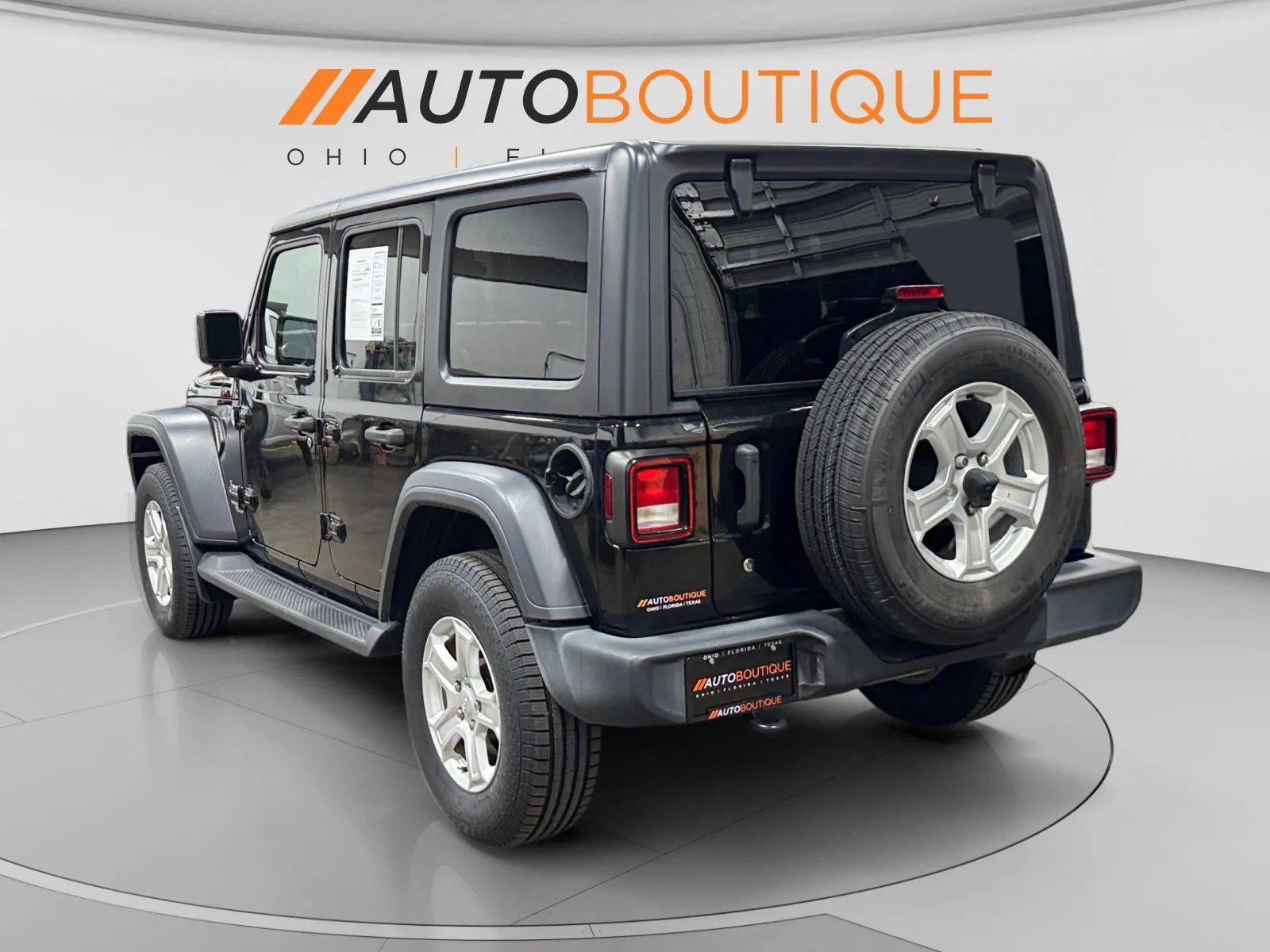 Jeep Wrangler photo 8