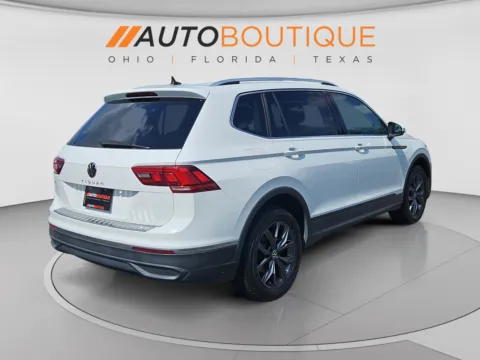 More photos of 2022 Volkswagen Tiguan SE at Auto Boutique Ohio, OH