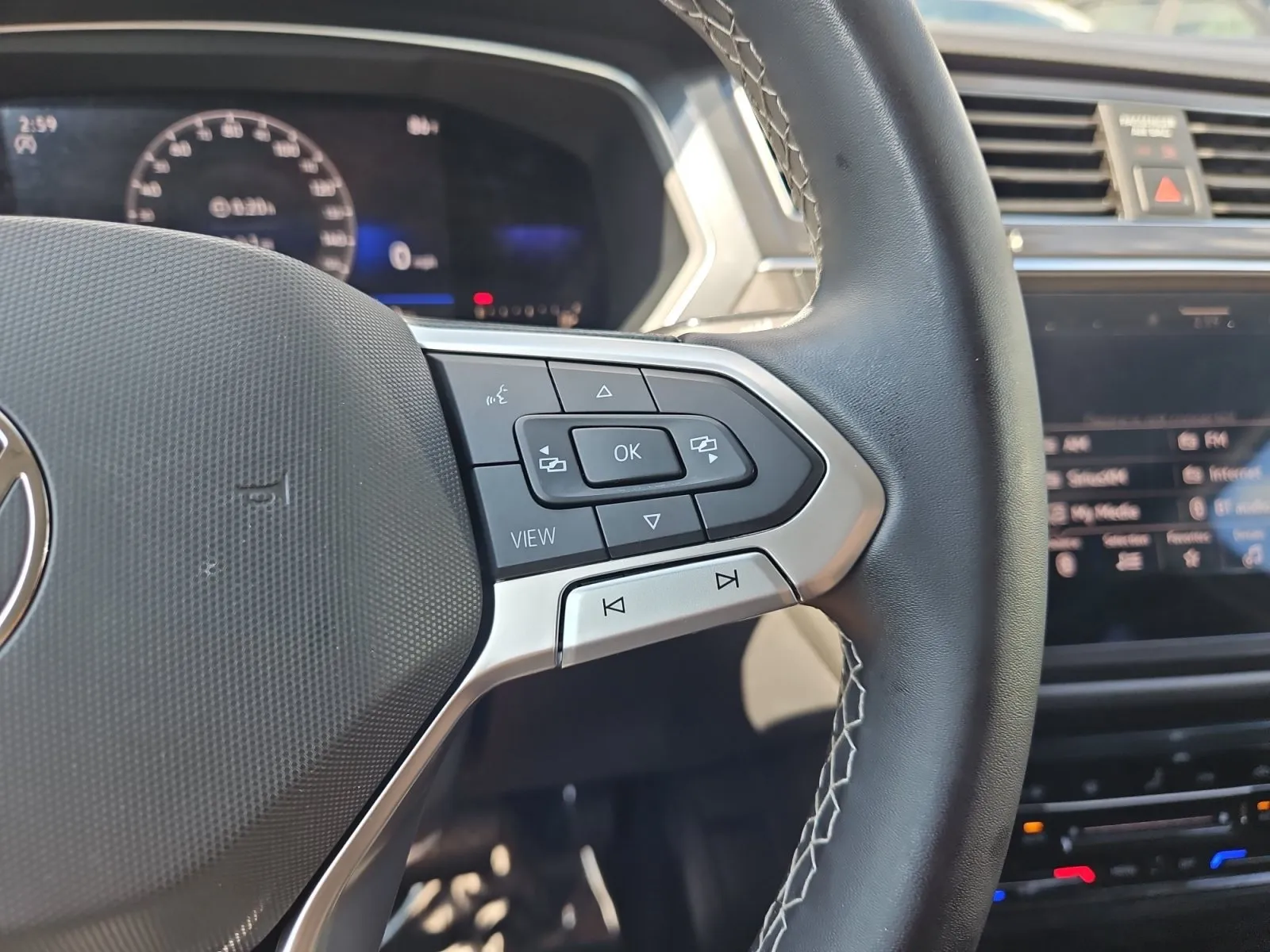 Volkswagen Tiguan photo 24