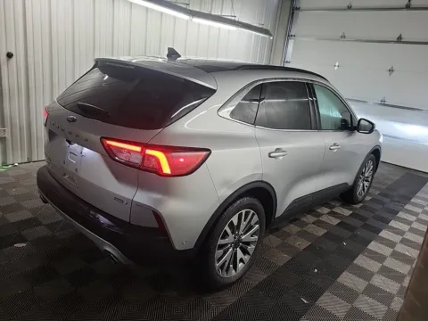More photos of 2020 Ford Escape Titanium Hybrid at Auto Boutique Ohio, OH