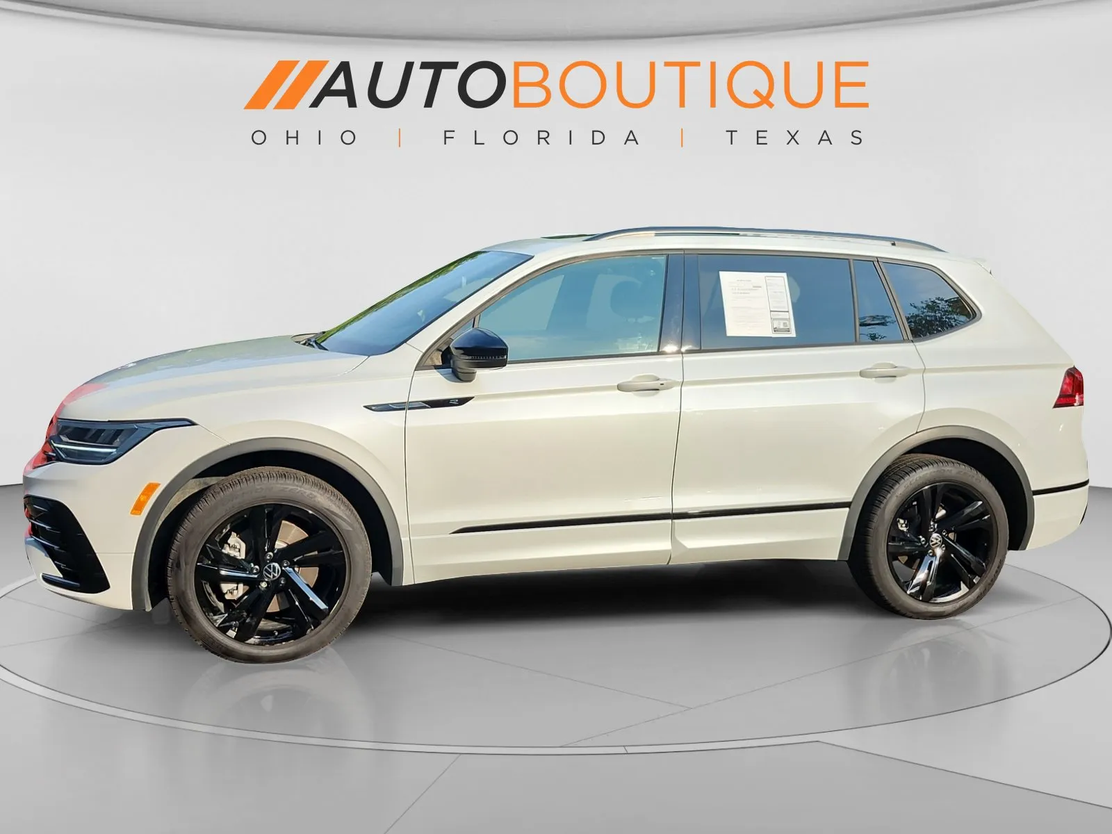 Volkswagen Tiguan photo 2