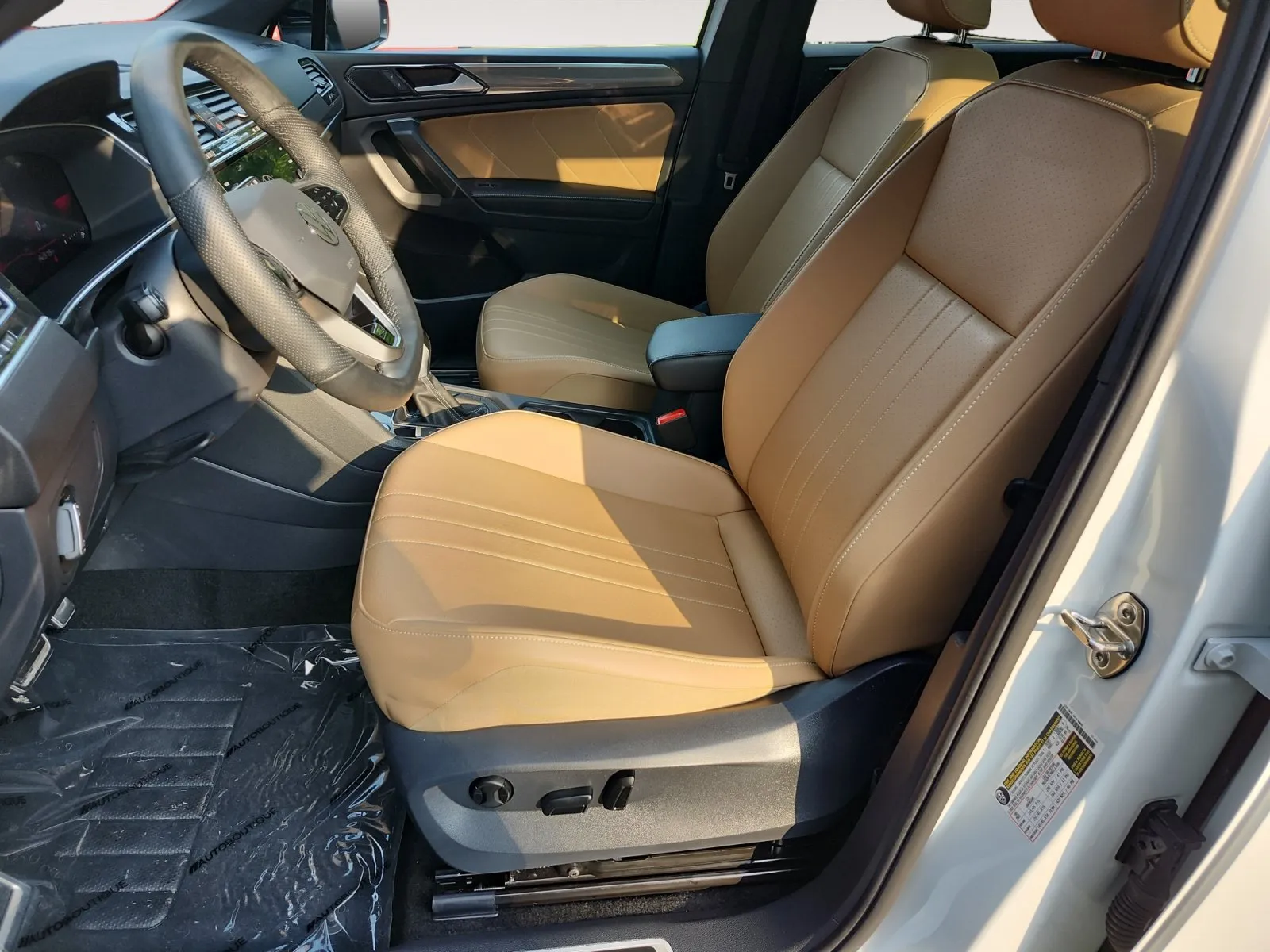Volkswagen Tiguan photo 9
