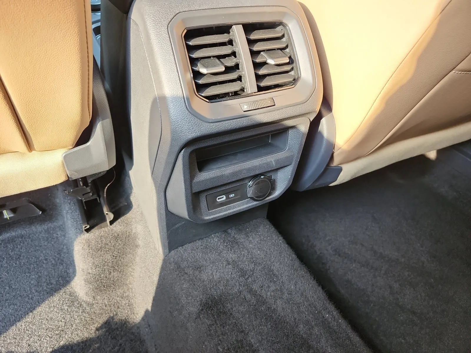 Volkswagen Tiguan photo 13