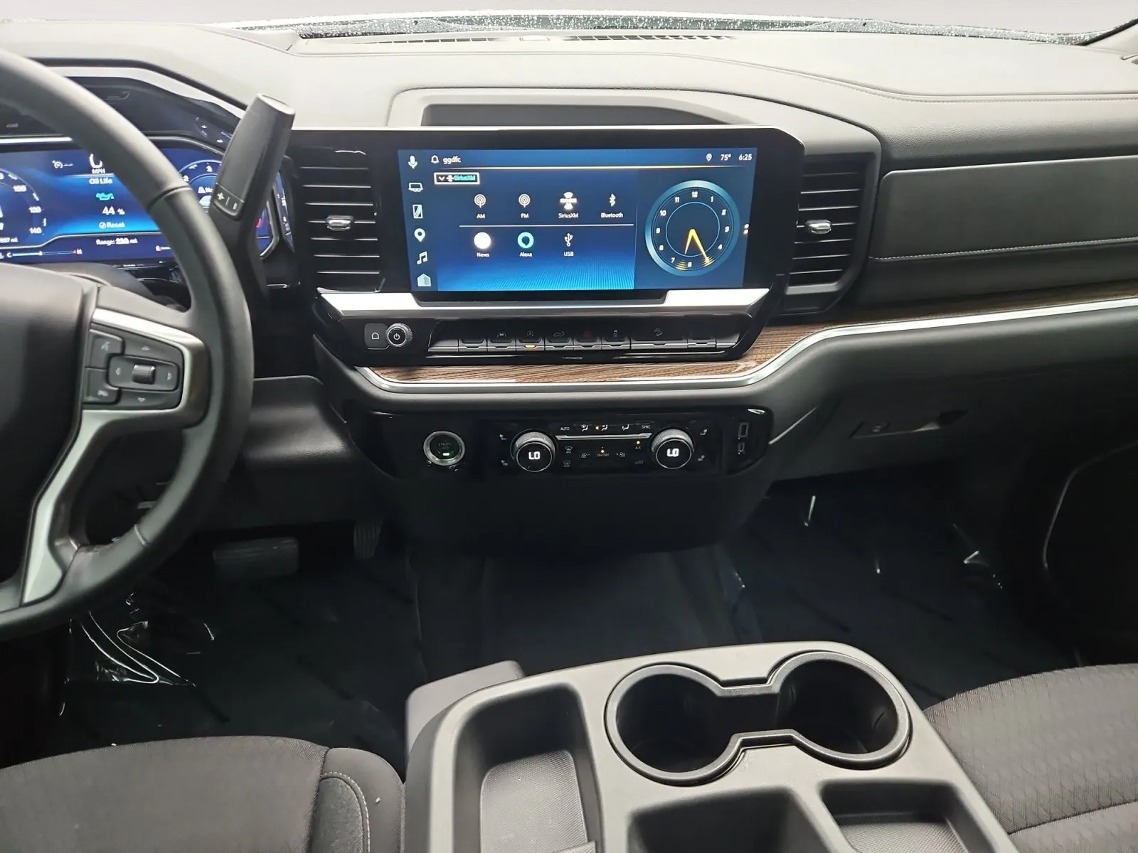Chevrolet Silverado photo 11