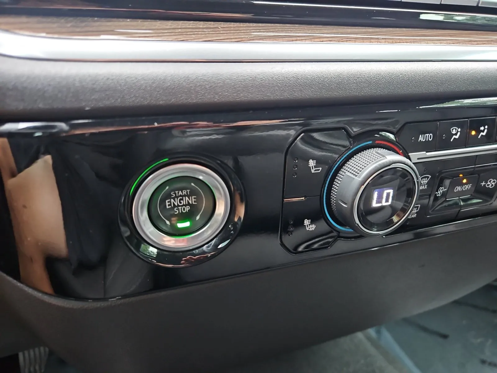 Chevrolet Silverado photo 20