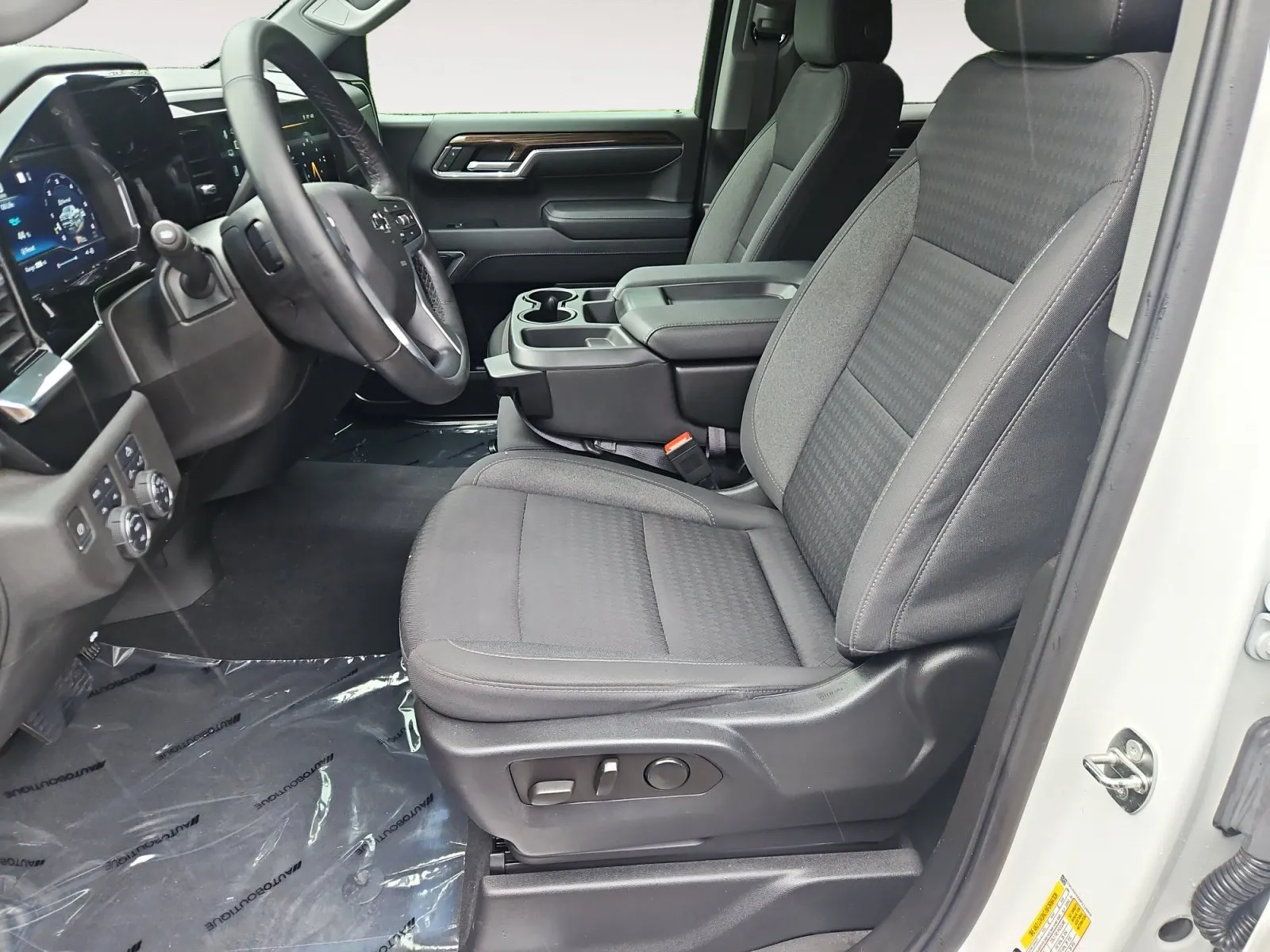 Chevrolet Silverado photo 9