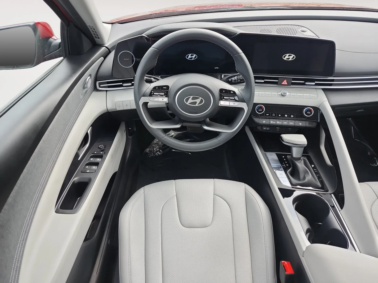 Hyundai Elantra photo 10