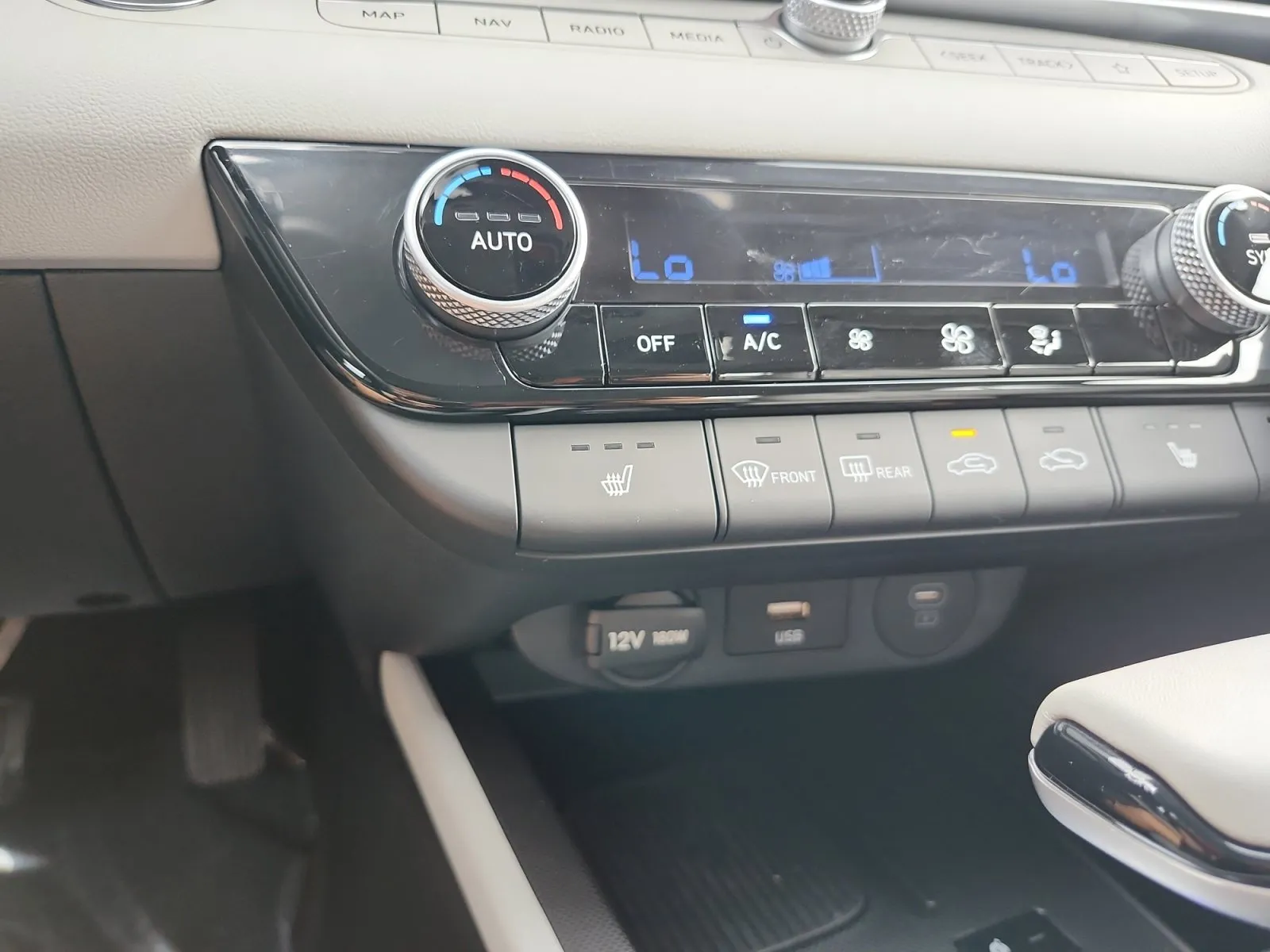 Hyundai Elantra photo 22
