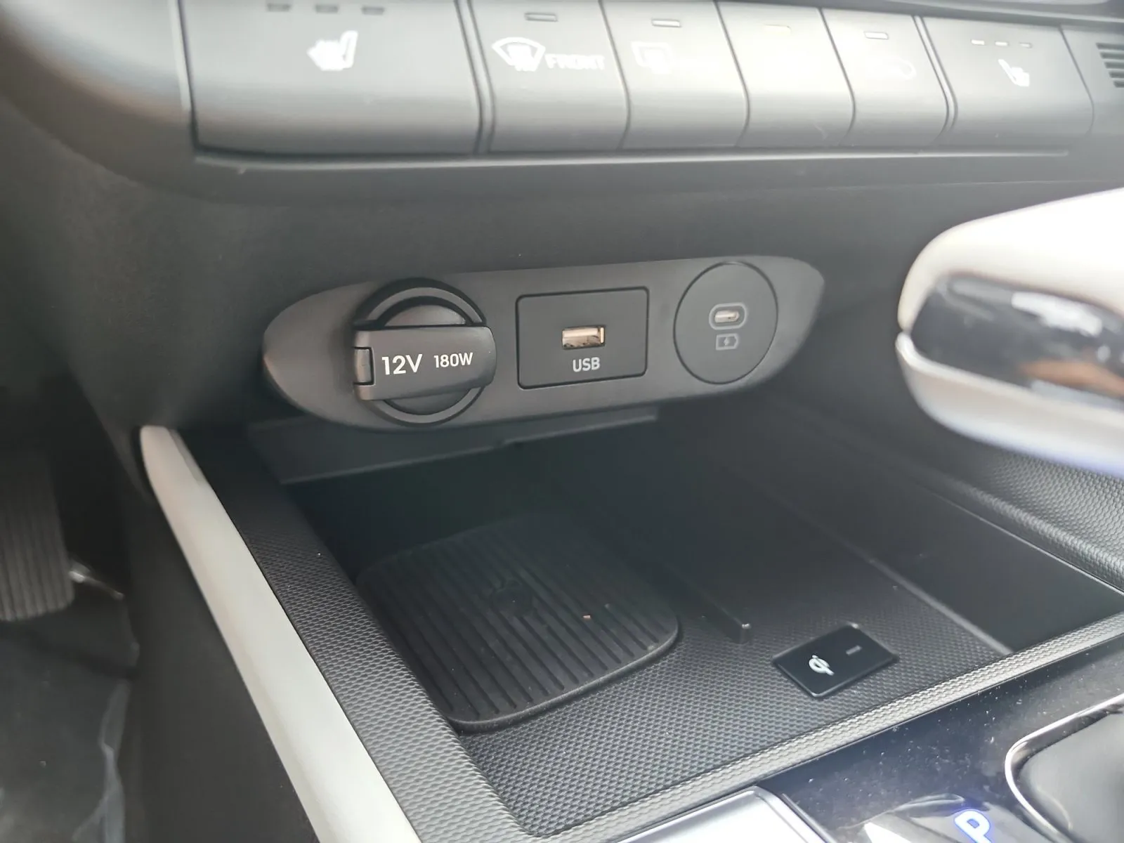 Hyundai Elantra photo 23